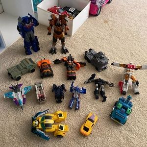 Lot of 15 transformers